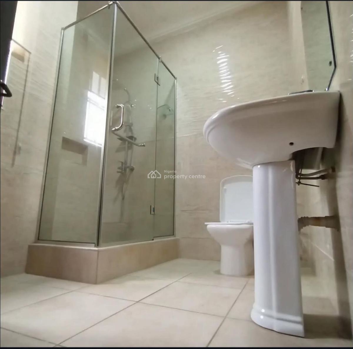 Fully Serviced 3bedroom Apartment with Bq, Gym and Pool, Lekki Phase 1, Lekki, Lagos, Flat / Apartment for Rent