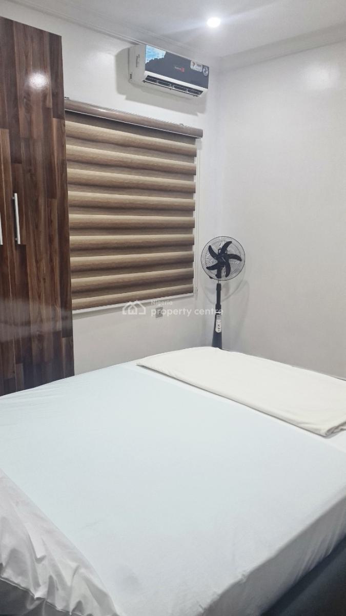 Luxurious 3-bedroom Apartment, Afra Estate, Olutoye Crescent, Adeniyi Jones, Adeniyi Jones, Ikeja, Lagos, Flat / Apartment Short Let