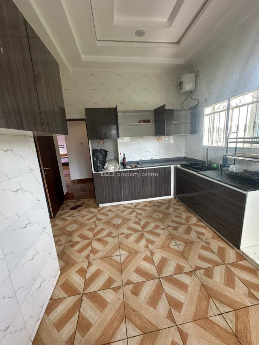 Well Finished 2 Bedrooms Flat, Gwarinpa Extension, Gwarinpa, Abuja, Flat / Apartment for Rent