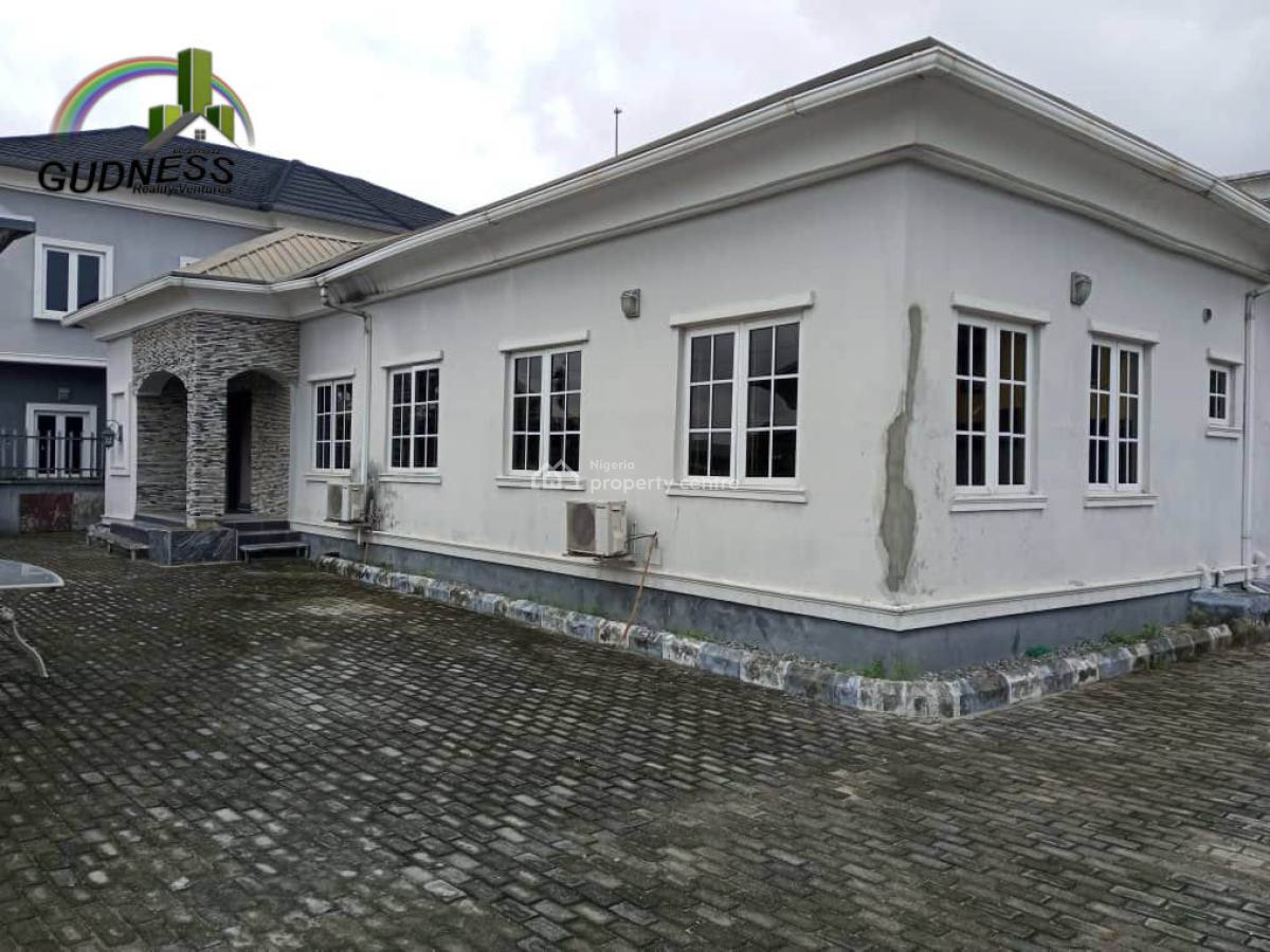 Spacious 3 Bedrooms Apartment, Mobil Road, Ilaje, Ajah, Lagos, Flat / Apartment for Rent