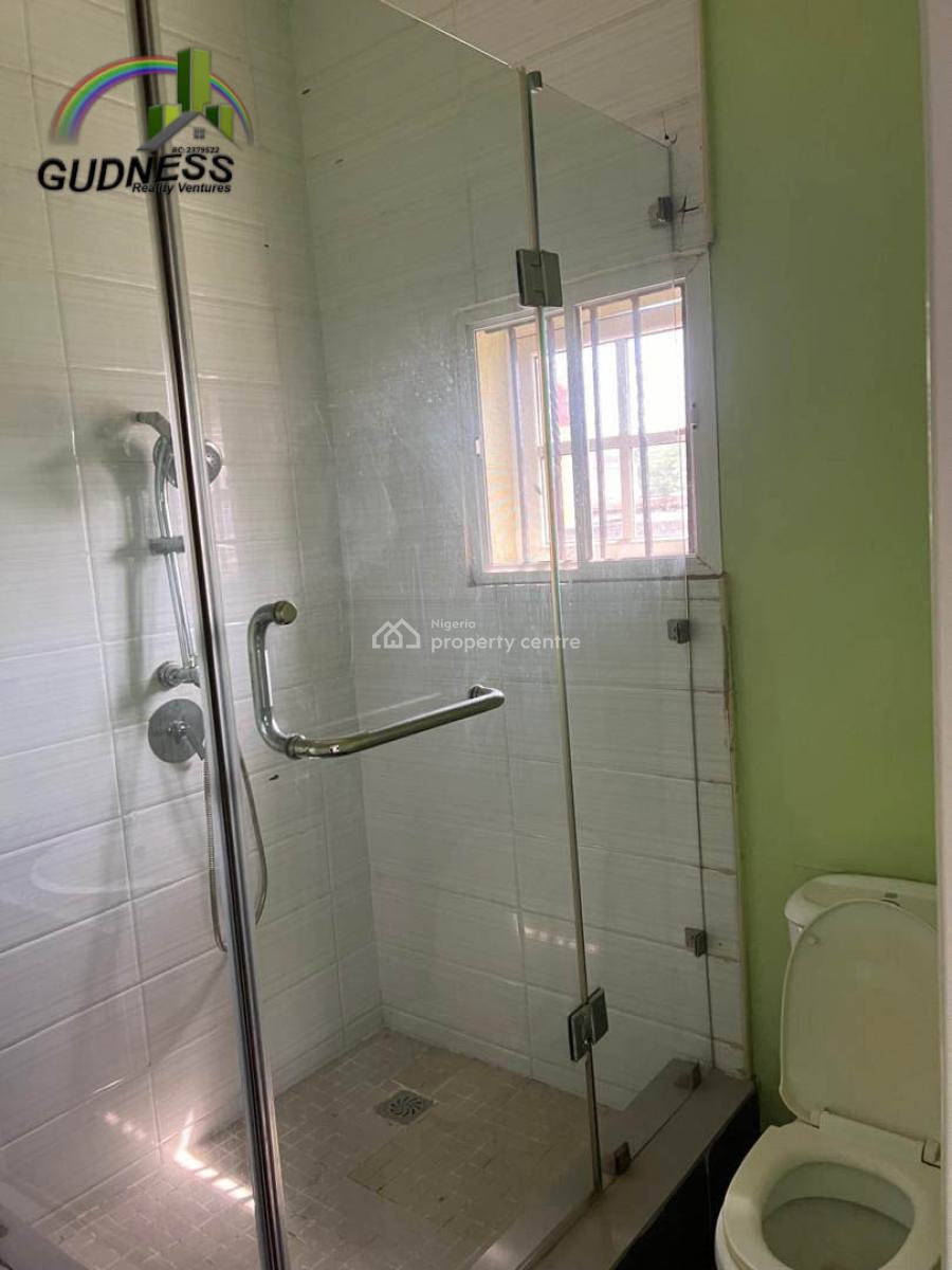 Spacious 3 Bedrooms Apartment, Mobil Road, Ilaje, Ajah, Lagos, Flat / Apartment for Rent