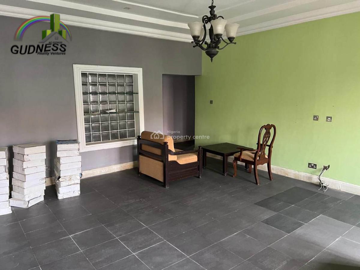 Spacious 3 Bedrooms Apartment, Mobil Road, Ilaje, Ajah, Lagos, Flat / Apartment for Rent