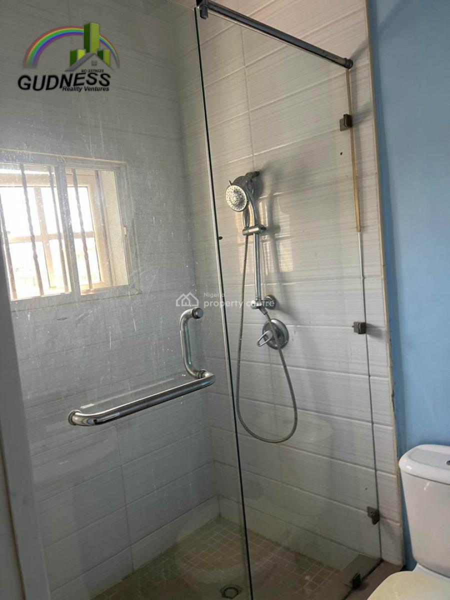 Spacious 3 Bedrooms Apartment, Mobil Road, Ilaje, Ajah, Lagos, Flat / Apartment for Rent