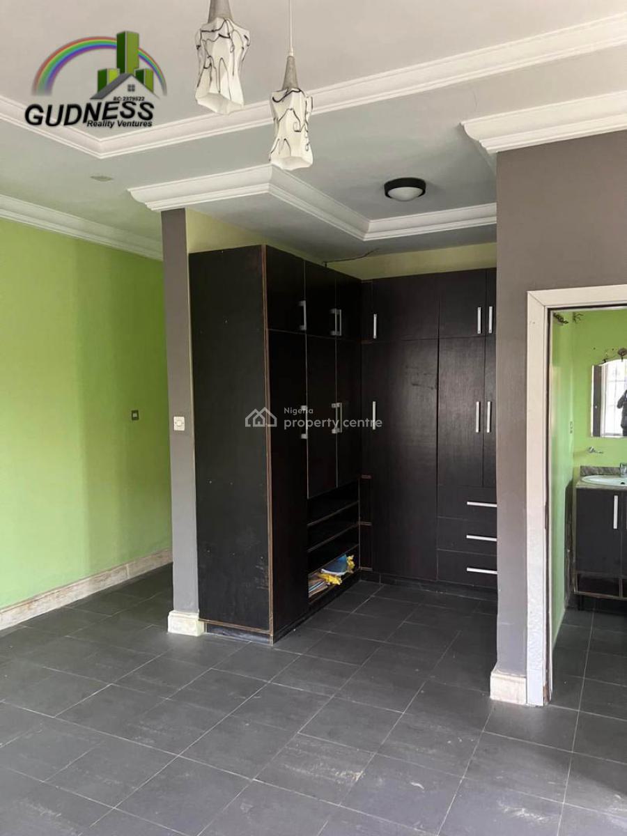 Spacious 3 Bedrooms Apartment, Mobil Road, Ilaje, Ajah, Lagos, Flat / Apartment for Rent