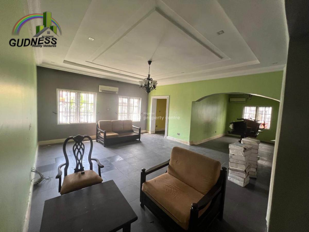 Spacious 3 Bedrooms Apartment, Mobil Road, Ilaje, Ajah, Lagos, Flat / Apartment for Rent