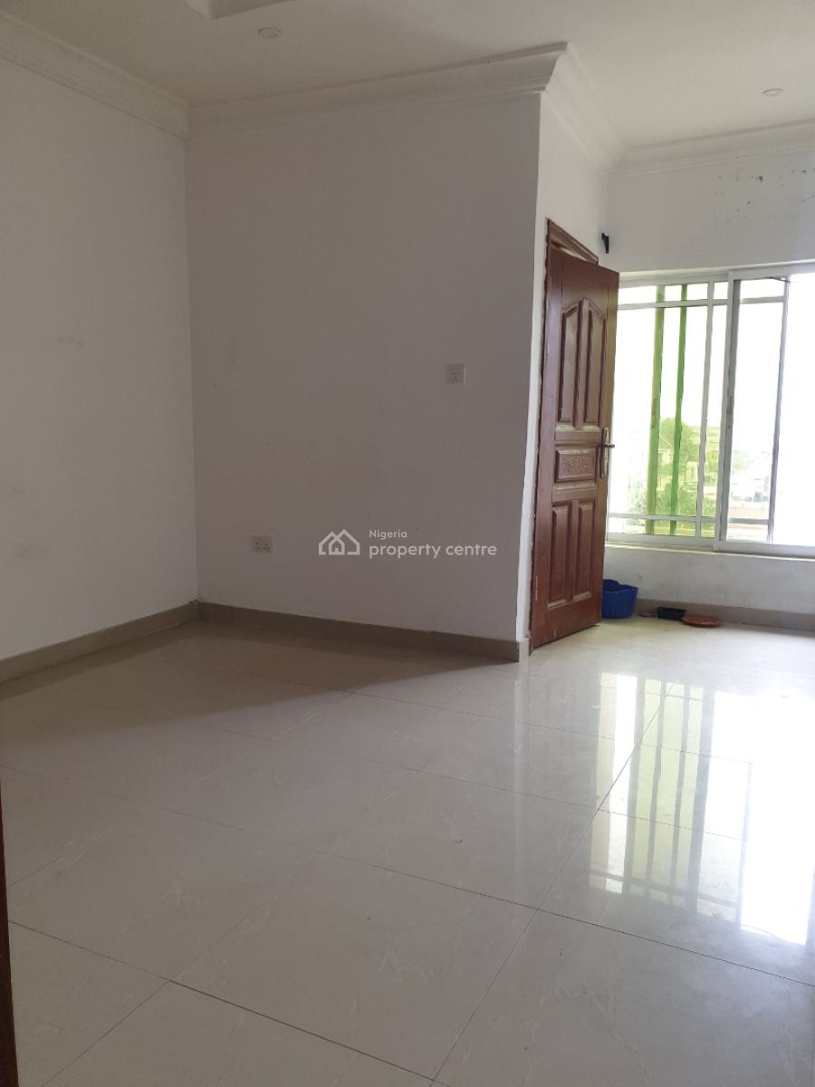 Spacious 2 Bedrooms Flat, New Road, Alpha Beach, Lekki, Lagos, Flat / Apartment for Rent