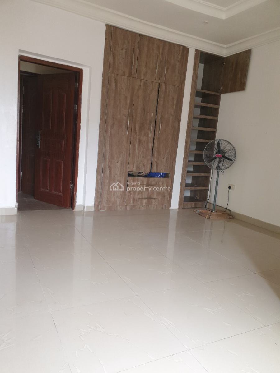 Spacious 2 Bedrooms Flat, New Road, Alpha Beach, Lekki, Lagos, Flat / Apartment for Rent