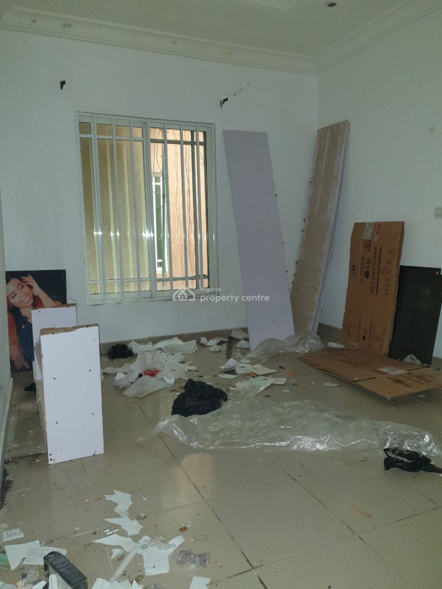 Spacious 2 Bedrooms Flat, New Road, Alpha Beach, Lekki, Lagos, Flat / Apartment for Rent