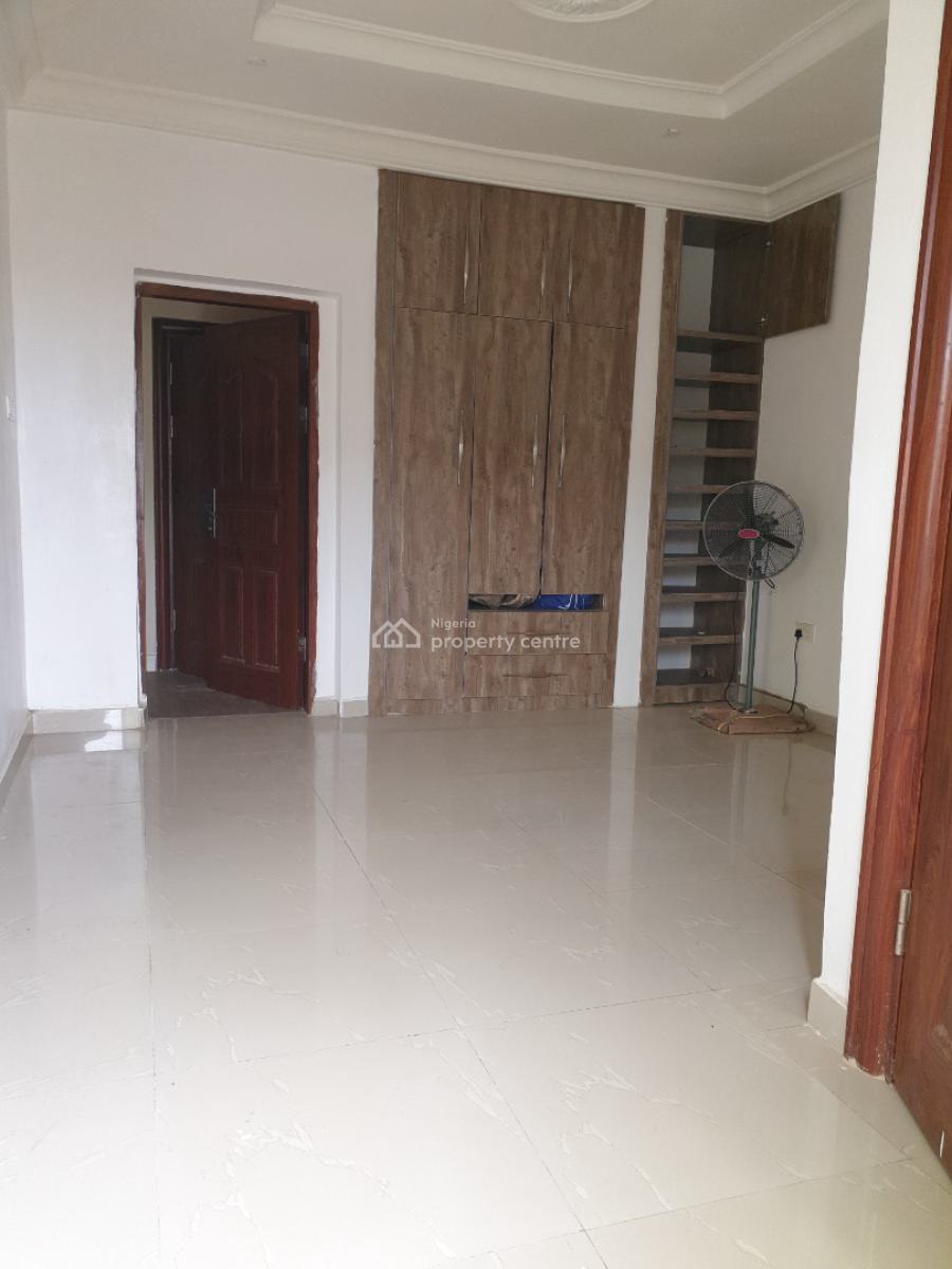 Spacious 2 Bedrooms Flat, New Road, Alpha Beach, Lekki, Lagos, Flat / Apartment for Rent