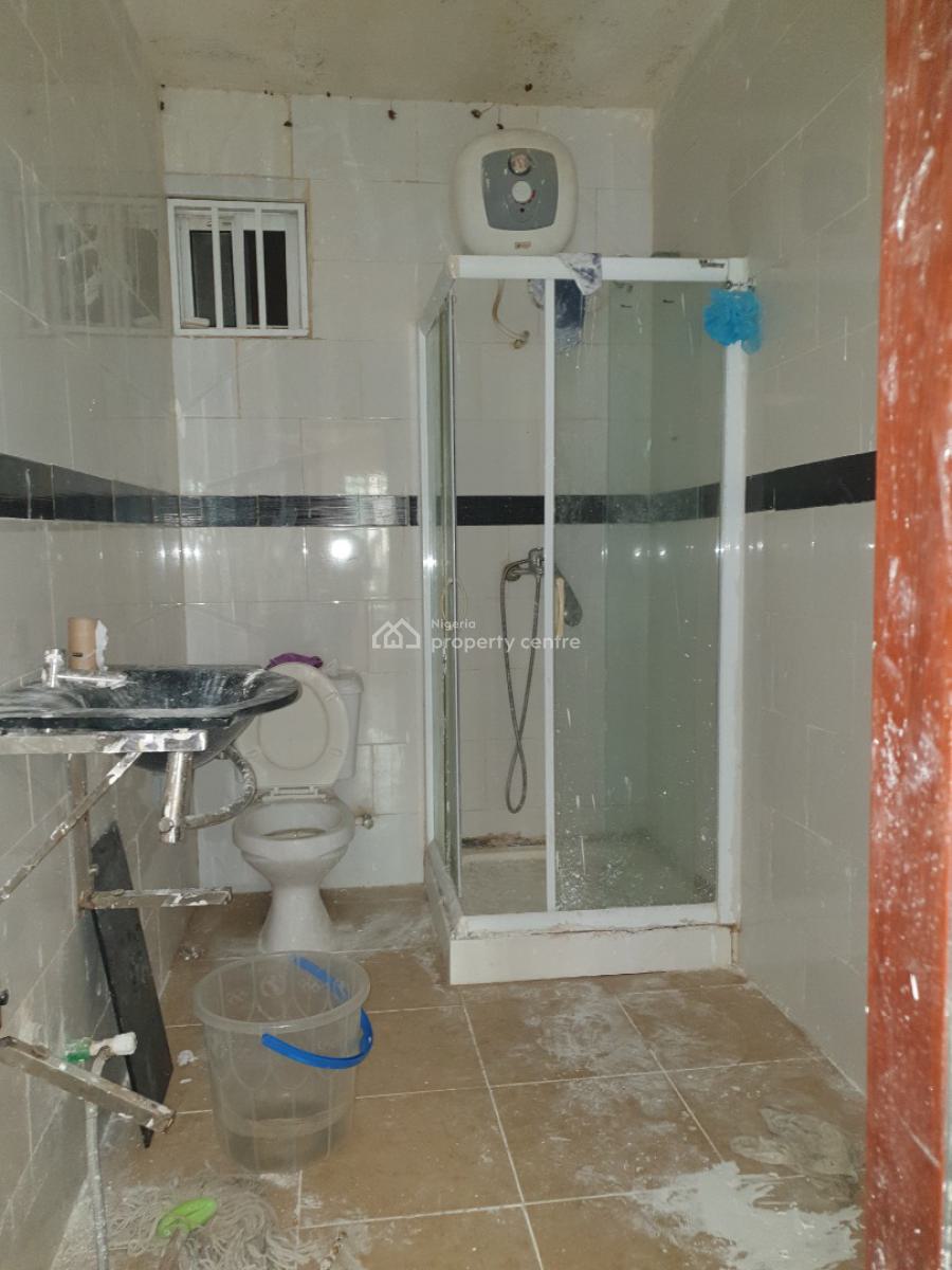 Spacious 2 Bedrooms Flat, New Road, Alpha Beach, Lekki, Lagos, Flat / Apartment for Rent