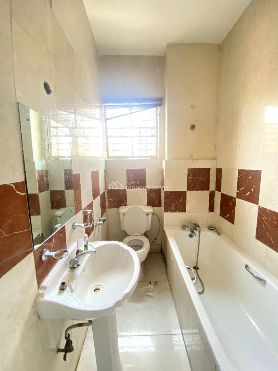 3 Bedrooms Apartment, Upstairs, in a Secured Estate, Parkview Estate, Ikoyi, Lagos, Flat / Apartment for Rent