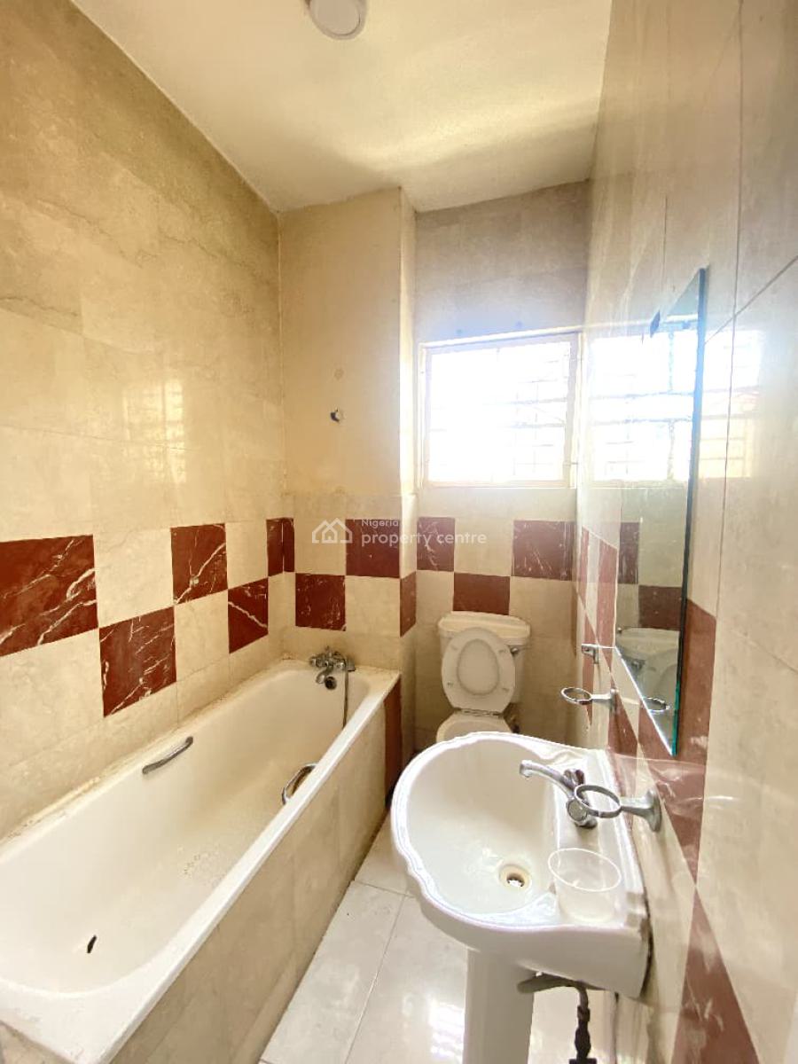 3 Bedrooms Apartment, Upstairs, in a Secured Estate, Parkview Estate, Ikoyi, Lagos, Flat / Apartment for Rent
