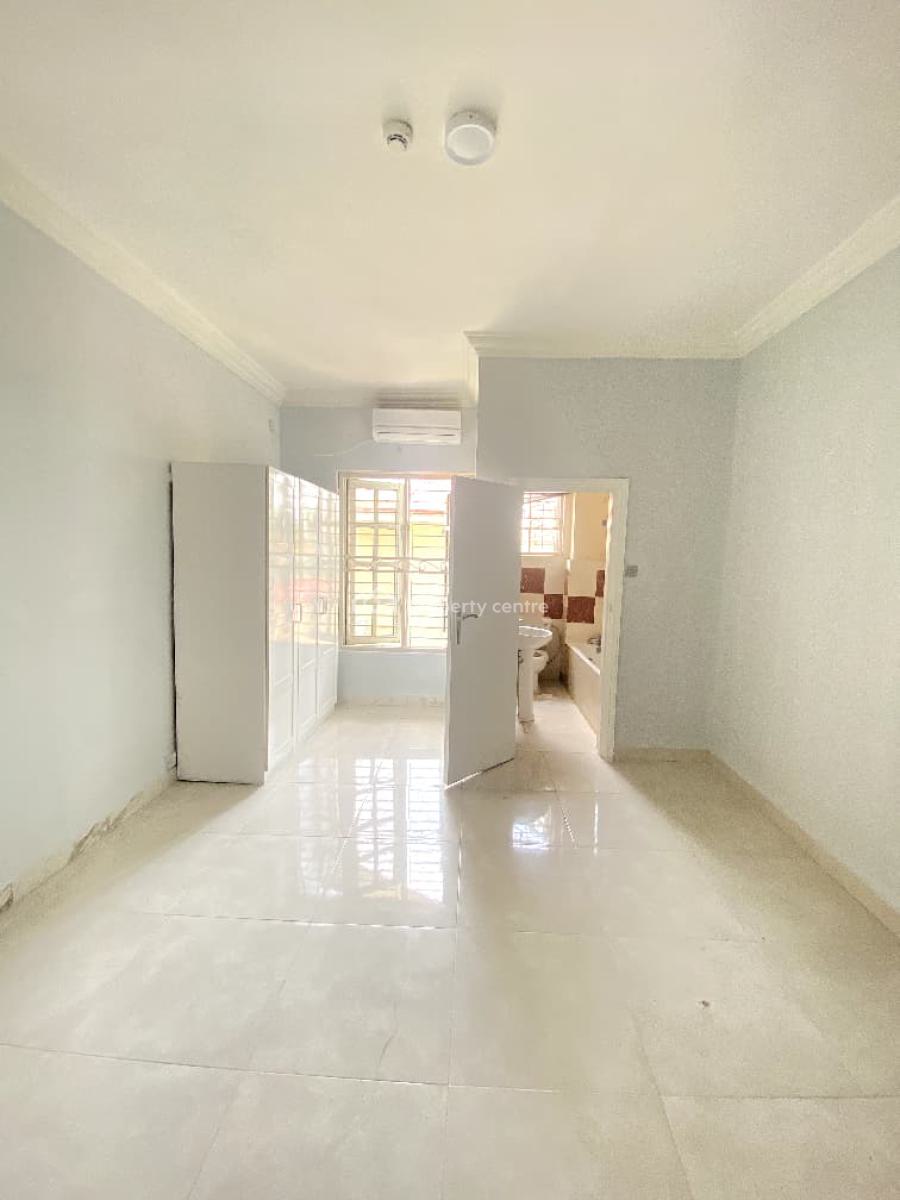 3 Bedrooms Apartment, Upstairs, in a Secured Estate, Parkview Estate, Ikoyi, Lagos, Flat / Apartment for Rent