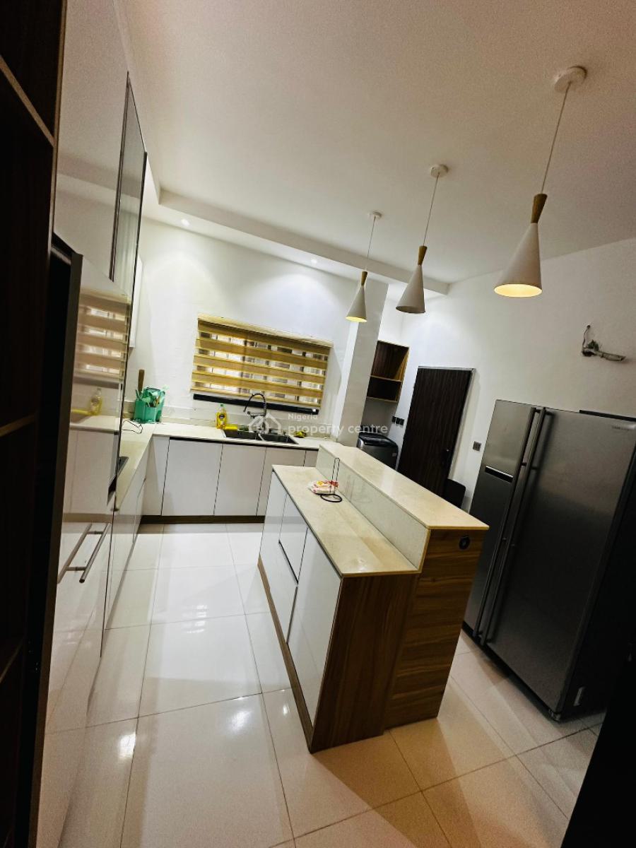 Cozy 3 Bedroom Apartment, Freedom Way, Lekki Phase 1, Lekki, Lagos, Flat / Apartment Short Let