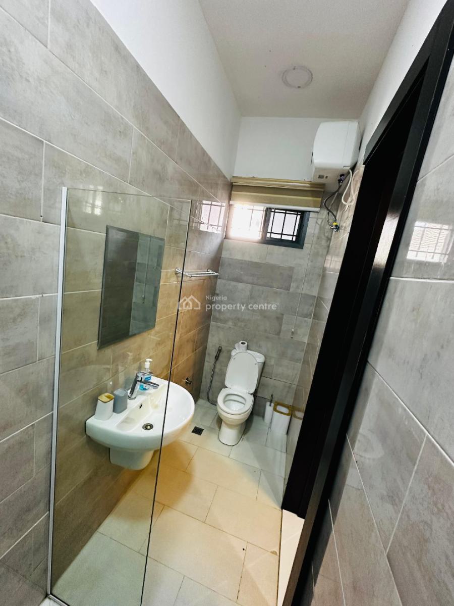 Cozy 3 Bedroom Apartment, Freedom Way, Lekki Phase 1, Lekki, Lagos, Flat / Apartment Short Let