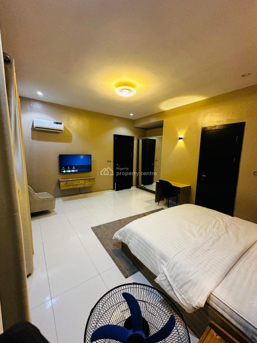 Cozy 3 Bedroom Apartment, Freedom Way, Lekki Phase 1, Lekki, Lagos, Flat / Apartment Short Let