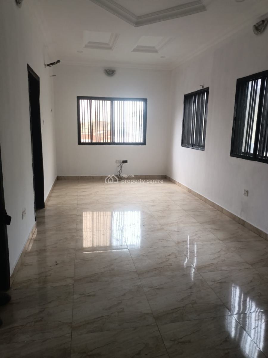 Standard and Clean 2 Bedrooms Apartment, Ado Road, Before The Roundabout, Ado, Ajah, Lagos, Flat / Apartment for Rent
