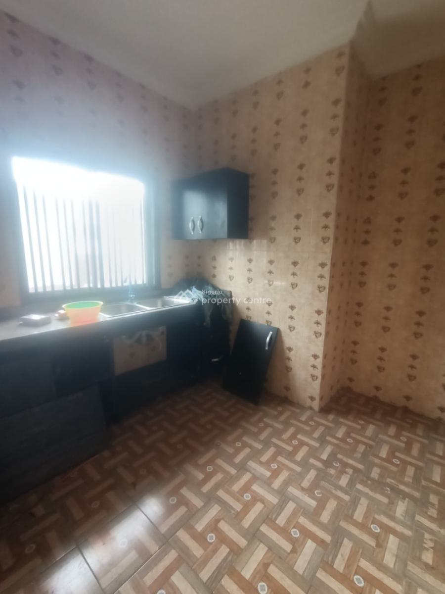 Standard and Clean 2 Bedrooms Apartment, Ado Road, Before The Roundabout, Ado, Ajah, Lagos, Flat / Apartment for Rent