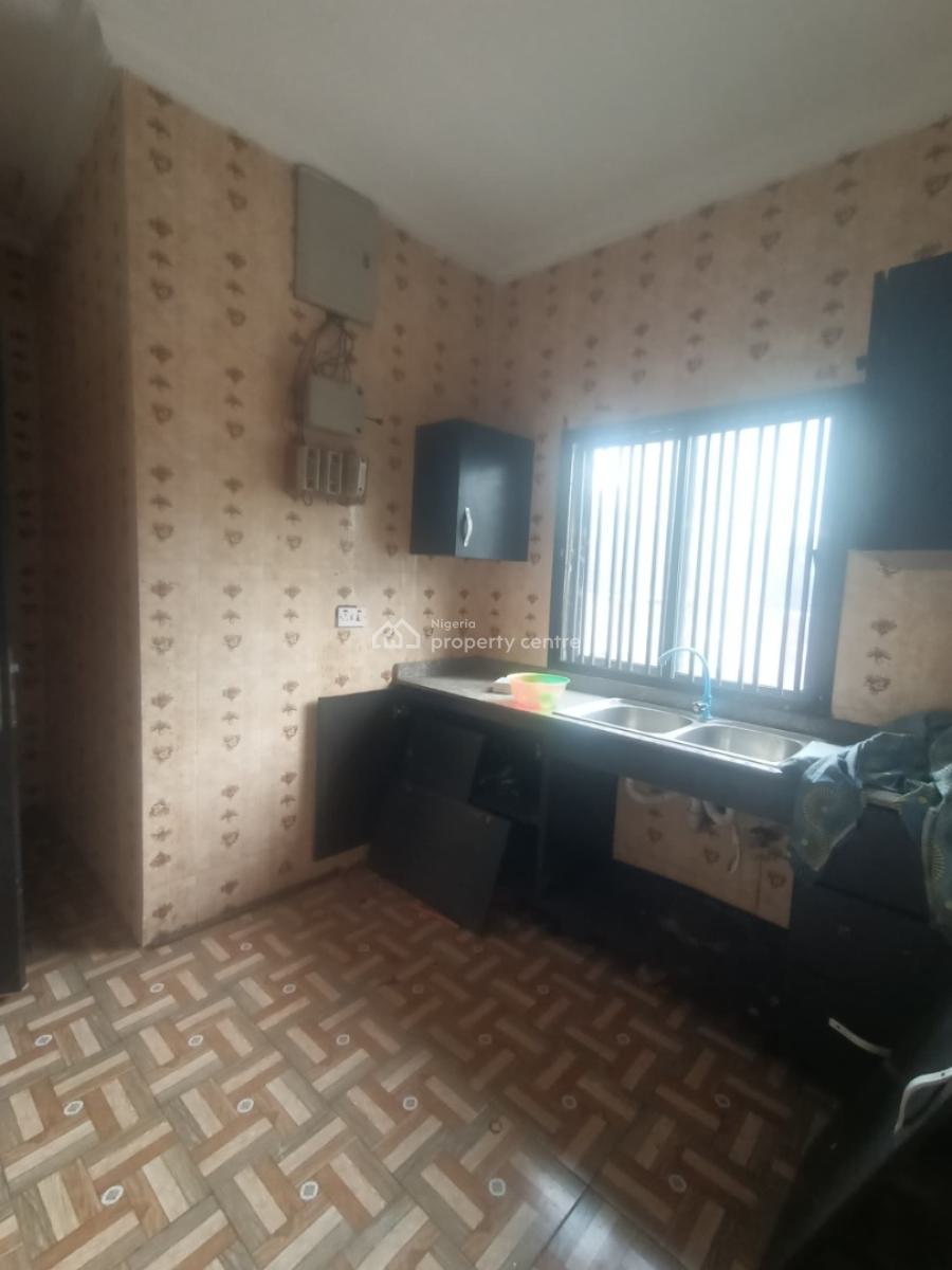 Standard and Clean 2 Bedrooms Apartment, Ado Road, Before The Roundabout, Ado, Ajah, Lagos, Flat / Apartment for Rent