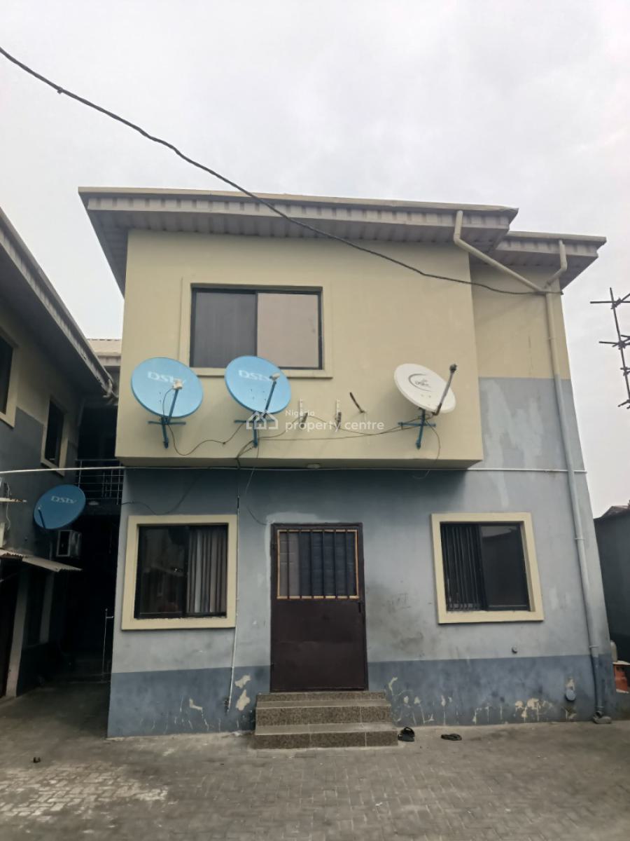 Standard and Clean 2 Bedrooms Apartment, Ado Road, Before The Roundabout, Ado, Ajah, Lagos, Flat / Apartment for Rent