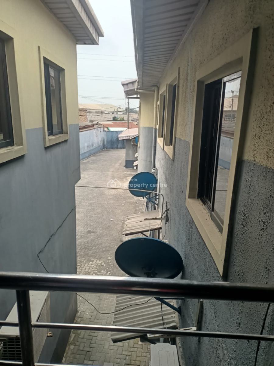 Standard and Clean 2 Bedrooms Apartment, Ado Road, Before The Roundabout, Ado, Ajah, Lagos, Flat / Apartment for Rent
