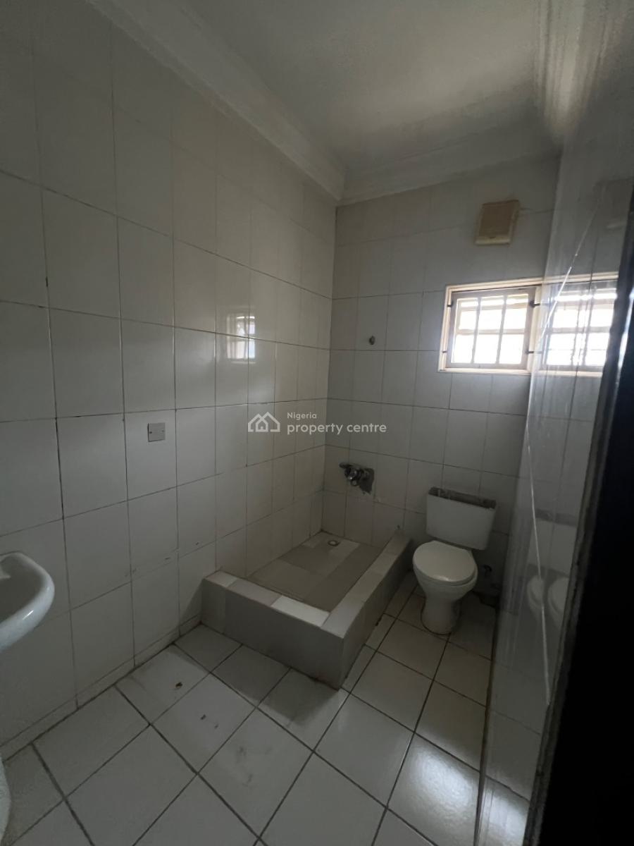 Spacious 3 Bedroom Flat, 2nd Floor, Tarred Rd, Wuye Main, Tarred Rd, Wuye, Abuja, Flat / Apartment for Rent
