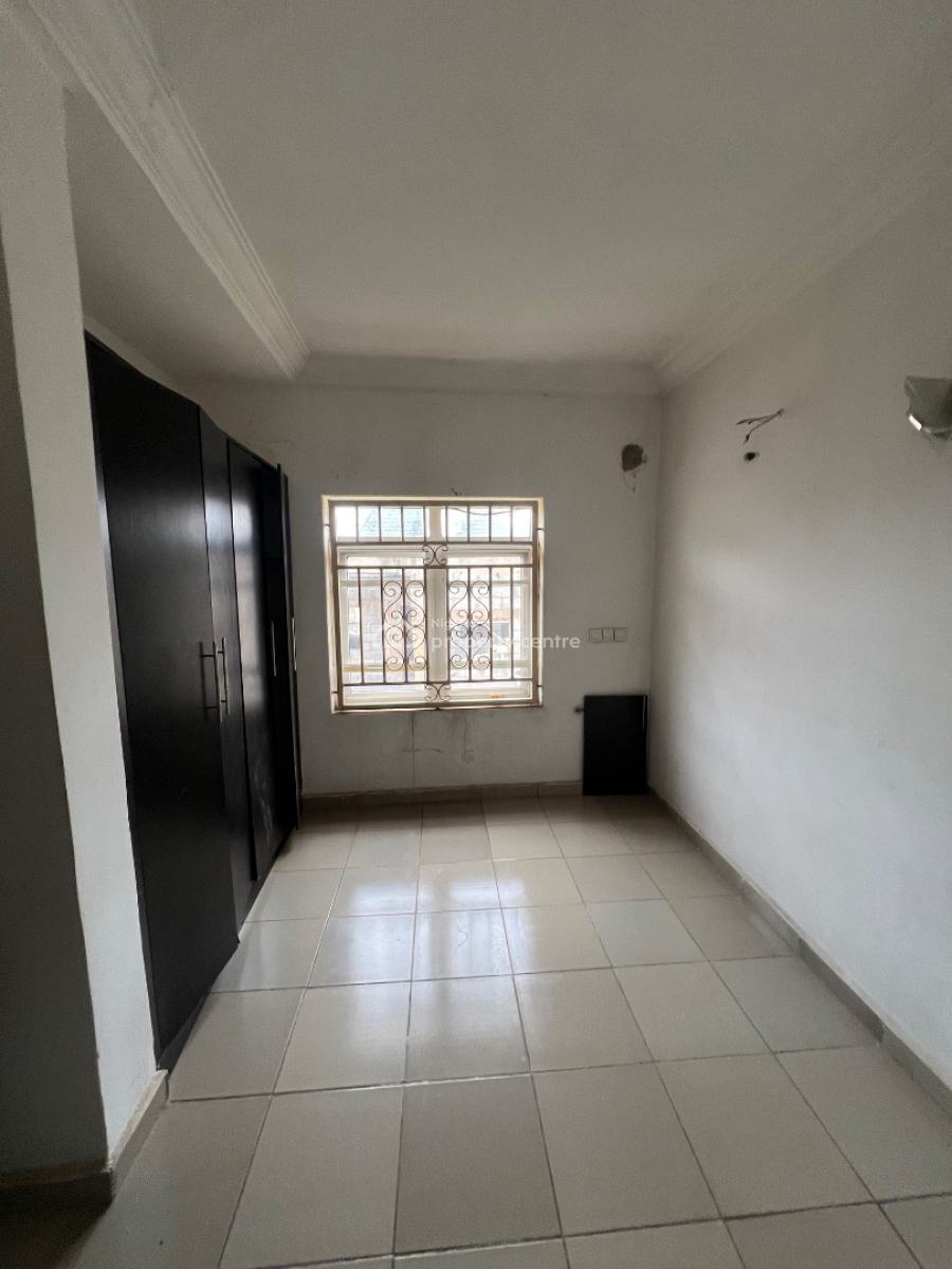 Spacious 3 Bedroom Flat, 2nd Floor, Tarred Rd, Wuye Main, Tarred Rd, Wuye, Abuja, Flat / Apartment for Rent