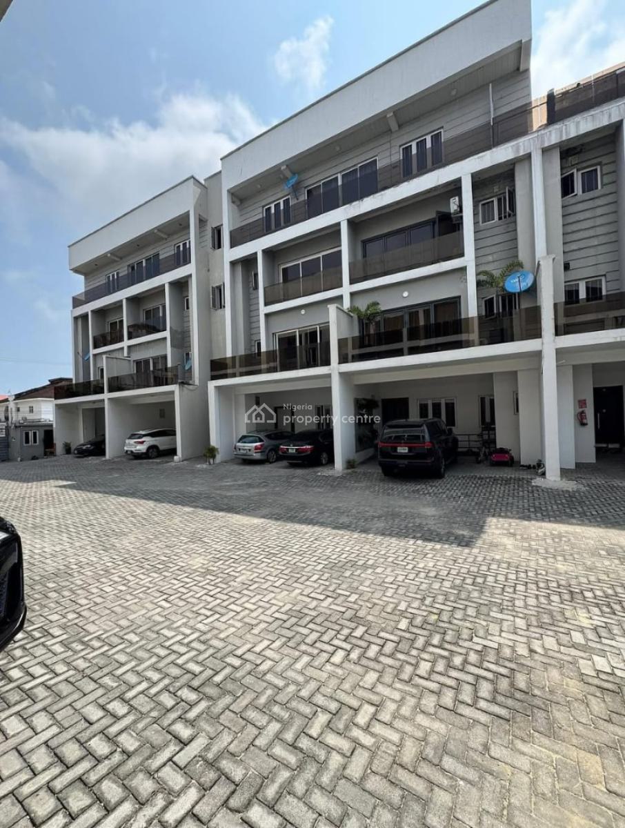 Beautiful 4-bedroom Terrace with a Bq, Lekki Phase 1, Lekki, Lagos, Terraced Duplex for Rent