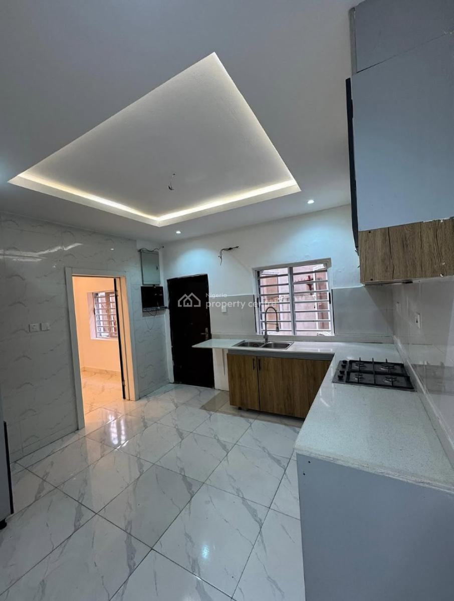 Beautiful 4-bedroom Terrace with a Bq, Lekki Phase 1, Lekki, Lagos, Terraced Duplex for Rent