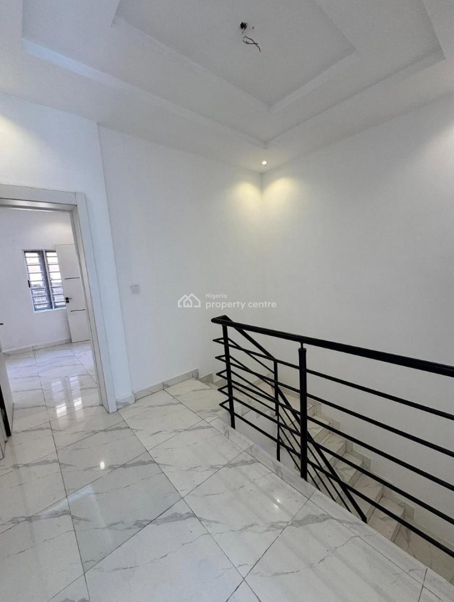 Beautiful 4-bedroom Terrace with a Bq, Lekki Phase 1, Lekki, Lagos, Terraced Duplex for Rent