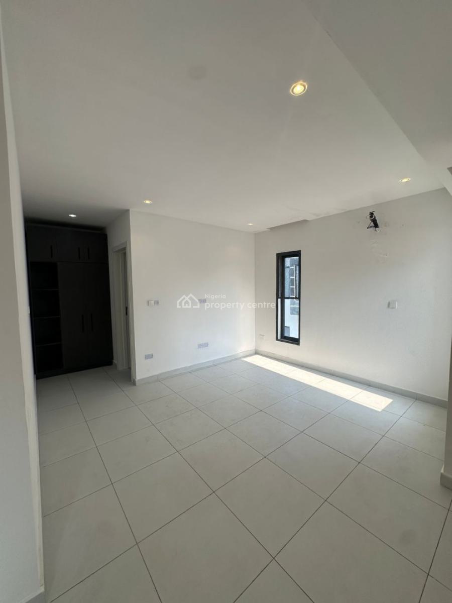 Newly Built 3 Bedroom Apartment on The 2nd Floor with Bq, Lekki Phase 1, Lekki, Lagos, Flat / Apartment for Rent