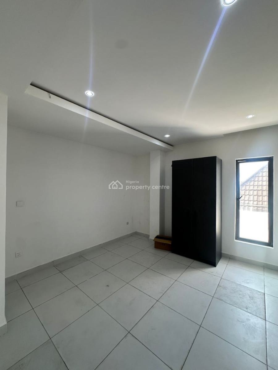 Newly Built 3 Bedroom Apartment on The 2nd Floor with Bq, Lekki Phase 1, Lekki, Lagos, Flat / Apartment for Rent