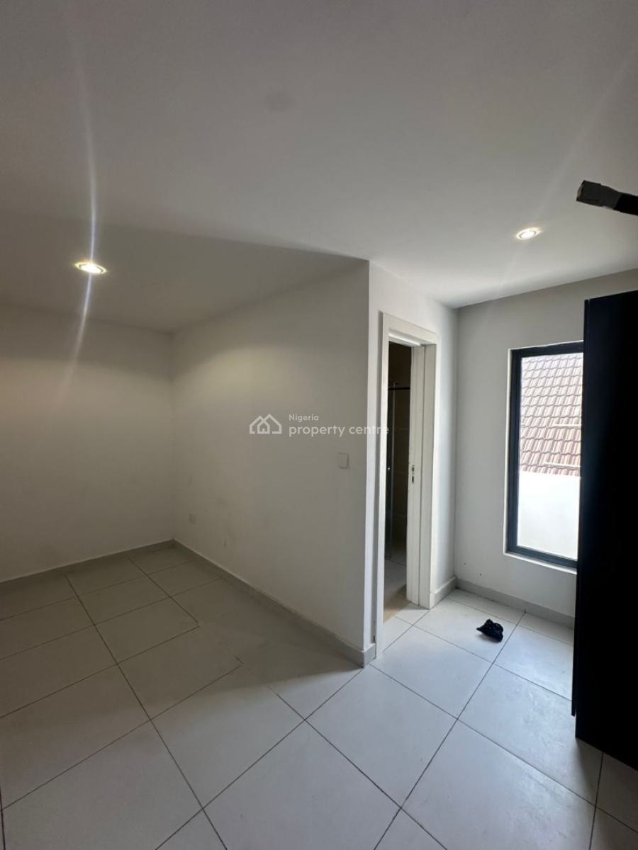 Newly Built 3 Bedroom Apartment on The 2nd Floor with Bq, Lekki Phase 1, Lekki, Lagos, Flat / Apartment for Rent