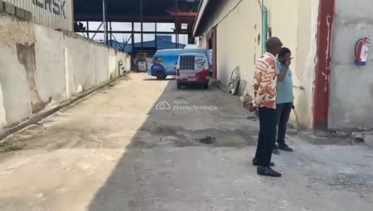a Bay Warehouse of 1700 Sqmt with Office Space and Very Large Compound, 1st Rainbow Off Oshodi /apapa Express Way Lagos, Oshodi, Lagos, Warehouse for Rent