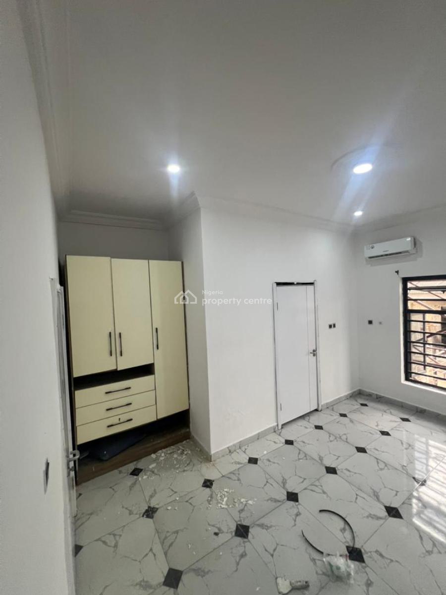 Well Renovated  2bedroom Flat  Inside an Estate Orchid Road, Lekki, Lagos, Flat / Apartment for Rent