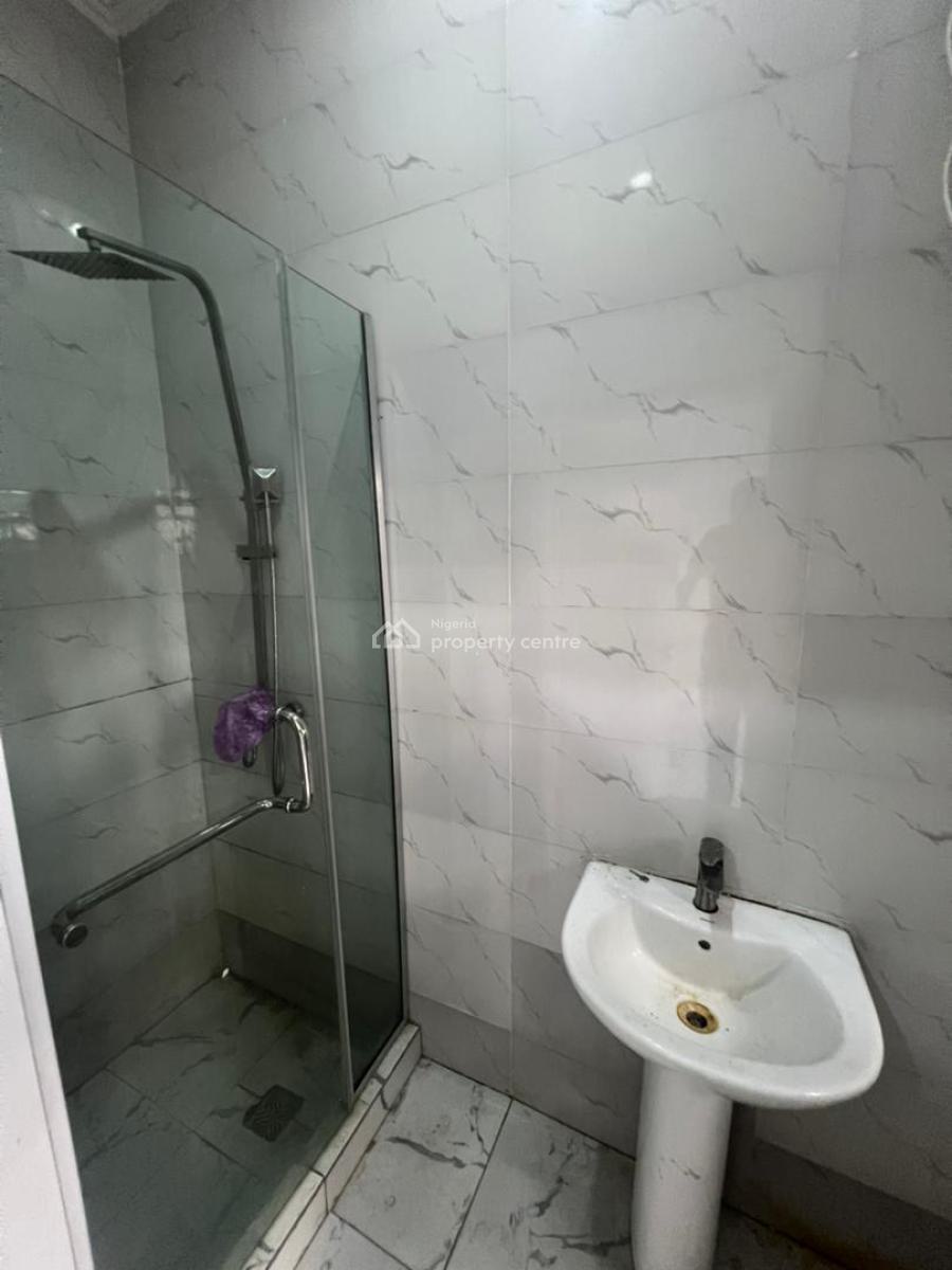 Well Renovated  2bedroom Flat  Inside an Estate Orchid Road, Lekki, Lagos, Flat / Apartment for Rent