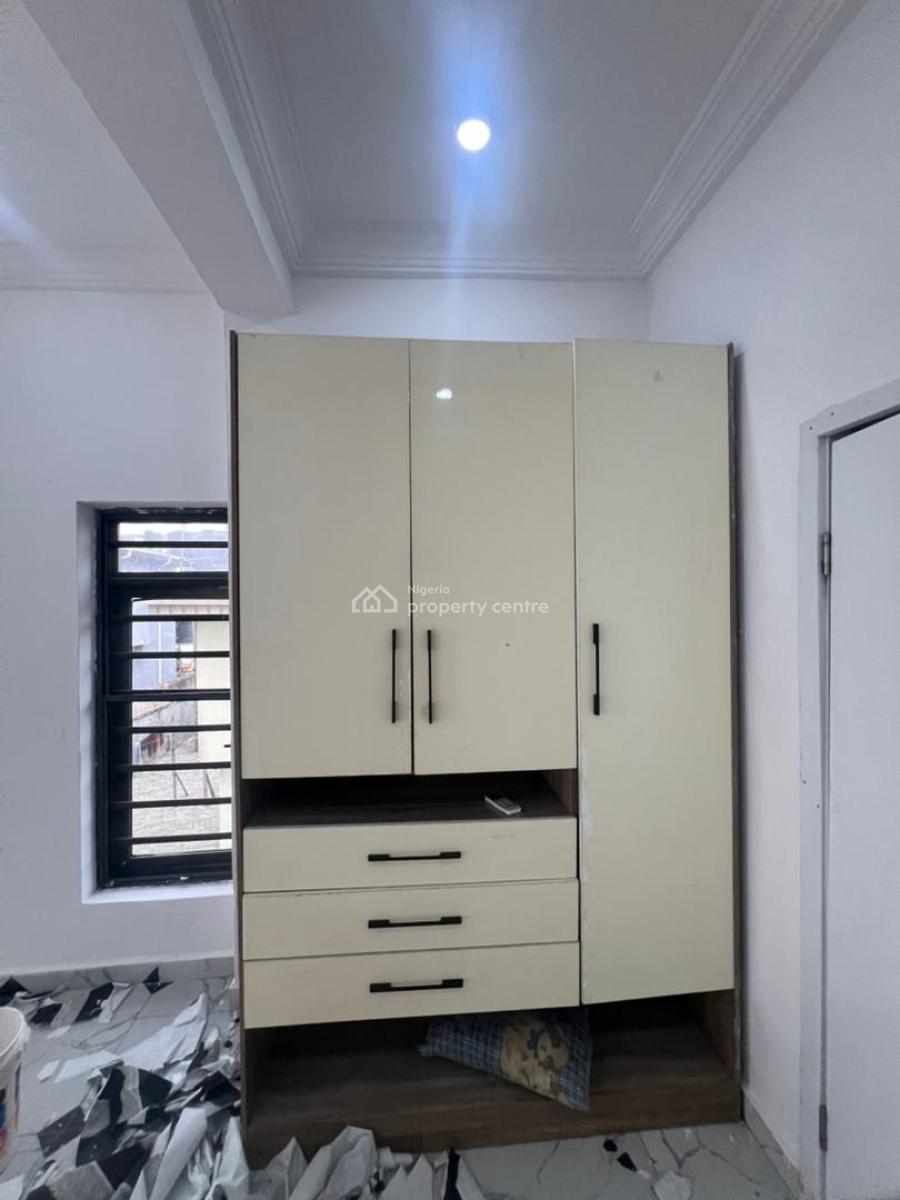 Well Renovated  2bedroom Flat  Inside an Estate Orchid Road, Lekki, Lagos, Flat / Apartment for Rent