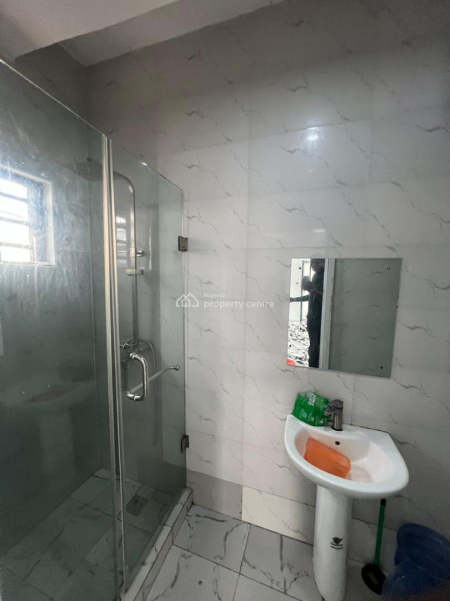 Well Renovated  2bedroom Flat  Inside an Estate Orchid Road, Lekki, Lagos, Flat / Apartment for Rent