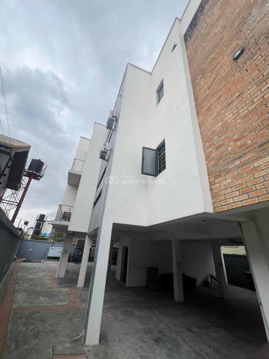 Well Renovated  2bedroom Flat  Inside an Estate Orchid Road, Lekki, Lagos, Flat / Apartment for Rent