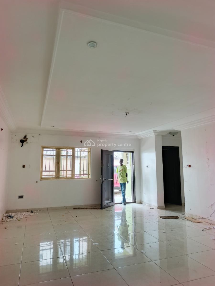 Smart Spacious 3 Bedrooms Apartment in a Very Good Estat, in Good Estate at Abraham Adesanya Axis Ajah Lagos., Ajah, Lagos, Flat / Apartment for Rent