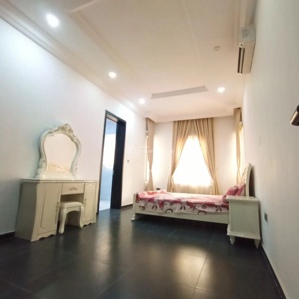 Serviced 3 Bedroom Apartment  with Bq, Jose Maria Escrava Street, Lekki Phase 1, Lekki, Lagos, Flat / Apartment for Rent