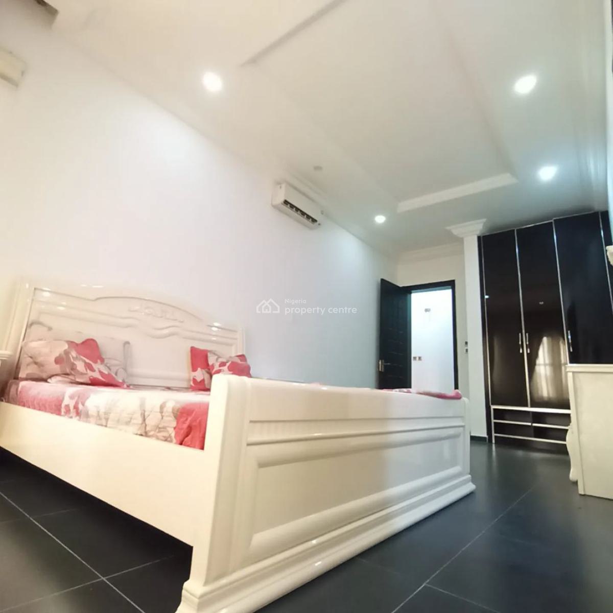 Serviced 3 Bedroom Apartment  with Bq, Jose Maria Escrava Street, Lekki Phase 1, Lekki, Lagos, Flat / Apartment for Rent