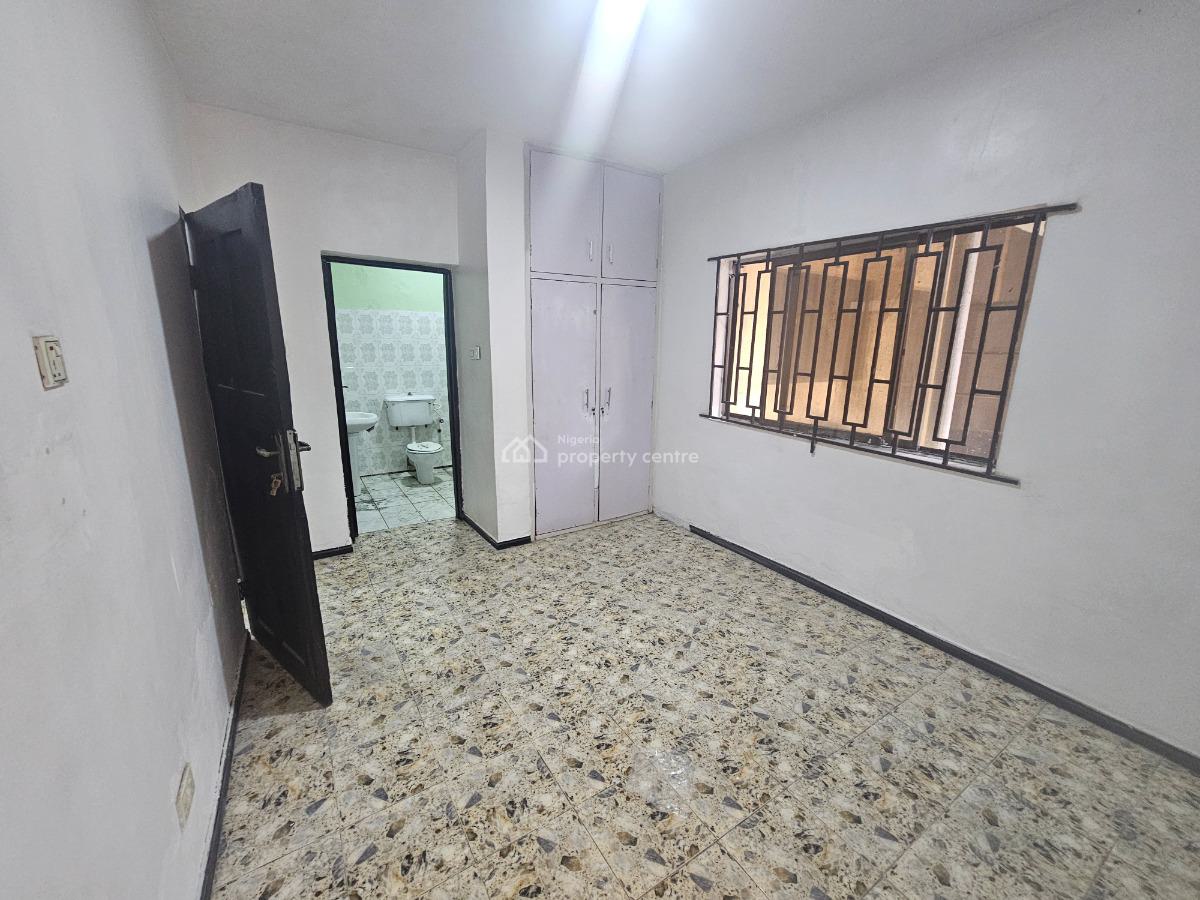 Spacious 1-bedroom Apartment, Off Admiralty Road, Lekki Phase 1, Lekki, Lagos, Mini Flat (room and Parlour) for Rent