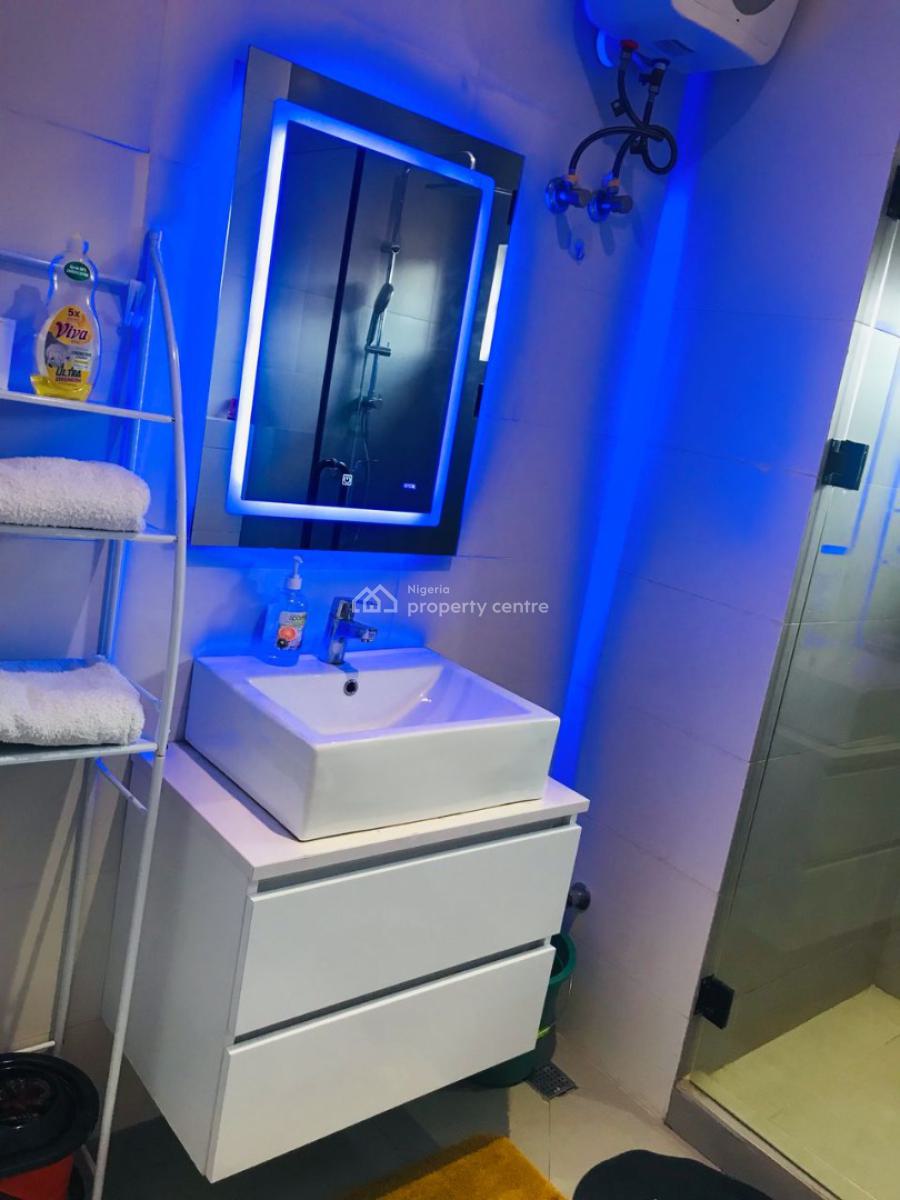 Spacious 1 Bedroom Apartment with Ps5 & Snooker, Aromire Road, Allen, Ikeja, Lagos, Mini Flat (room and Parlour) Short Let