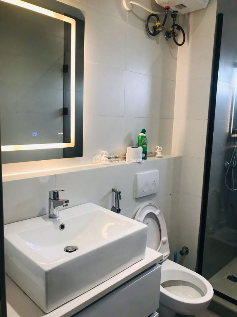 Spacious 1 Bedroom Apartment with Ps5 & Snooker, Aromire Road, Allen, Ikeja, Lagos, Mini Flat (room and Parlour) Short Let
