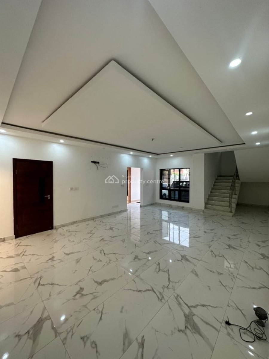 Super Hot Distress Property Exquisitely Built 4 Bedroom Terrace Duplex & Bq, Periwinkle Estate, Lekki Phase 1, Lekki, Lagos, Detached Duplex for Sale