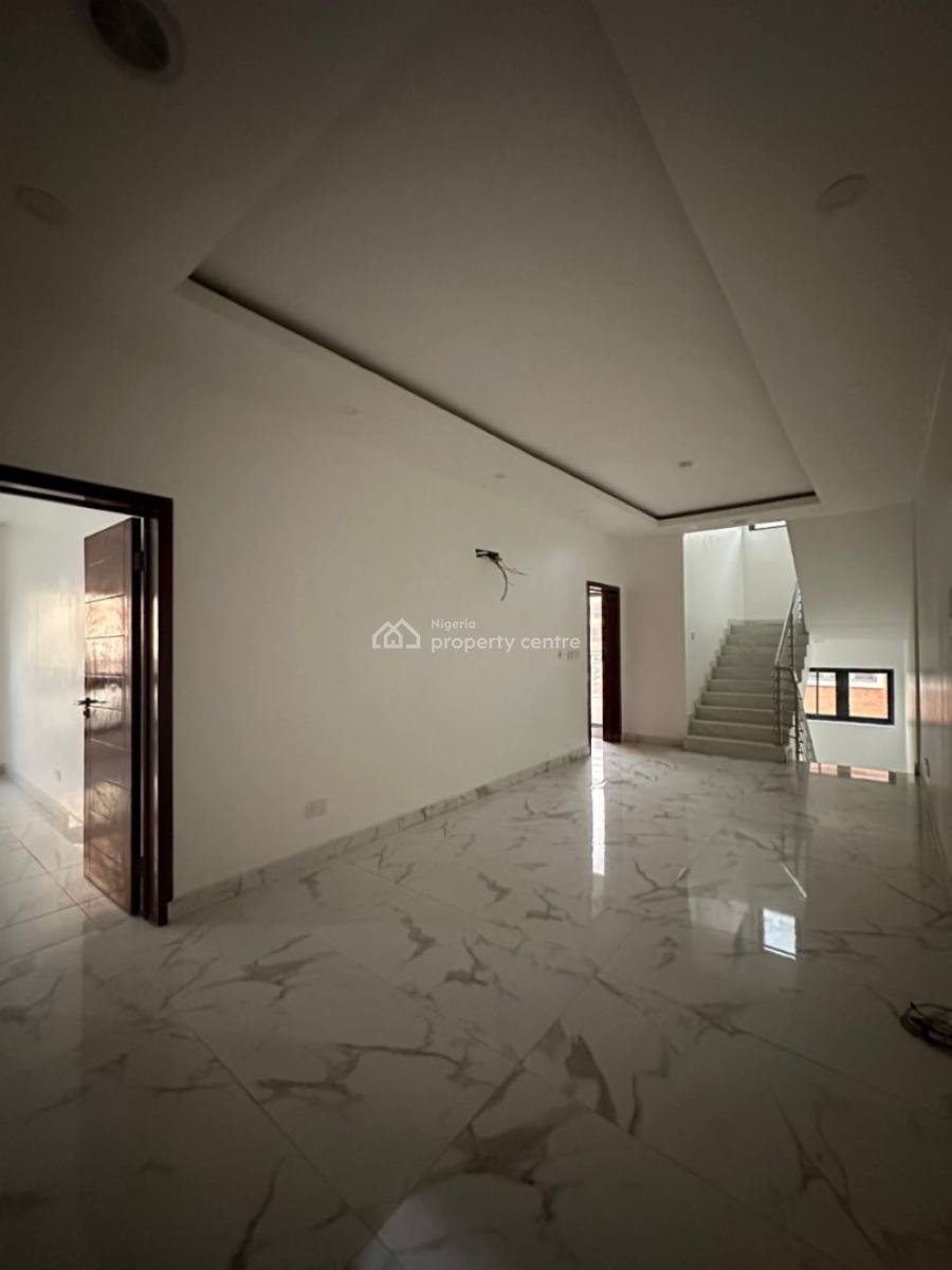 Super Hot Distress Property Exquisitely Built 4 Bedroom Terrace Duplex & Bq, Periwinkle Estate, Lekki Phase 1, Lekki, Lagos, Detached Duplex for Sale