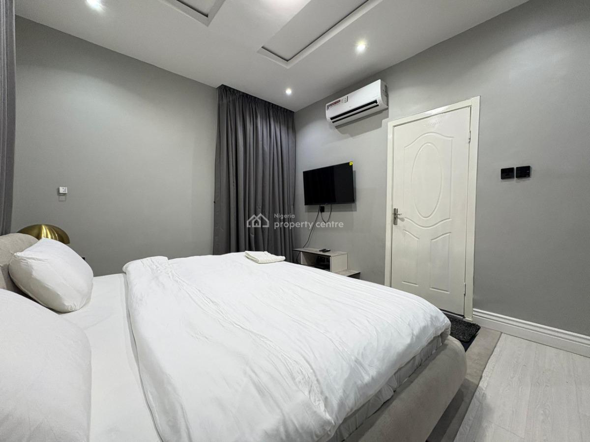 Brand New 3 Bedrooms Luxurious Apartment, Lekki Phase 1, Lekki, Lagos, Flat / Apartment Short Let
