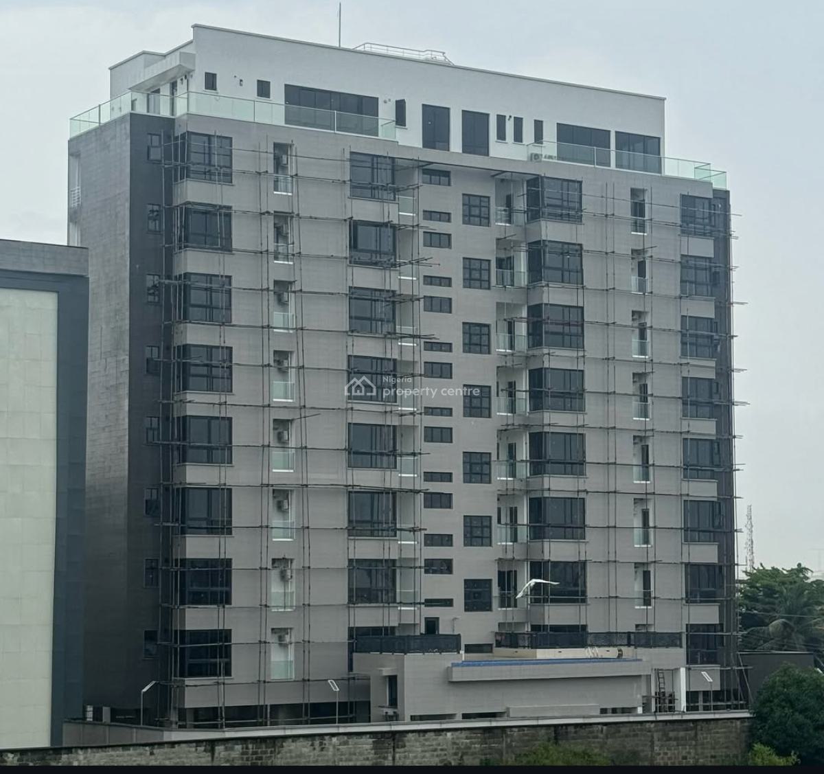 Carved Luxury 3 Bedroom Apartmemt with Bq, Lekki Phase 1, Lekki, Lagos, Flat / Apartment for Sale