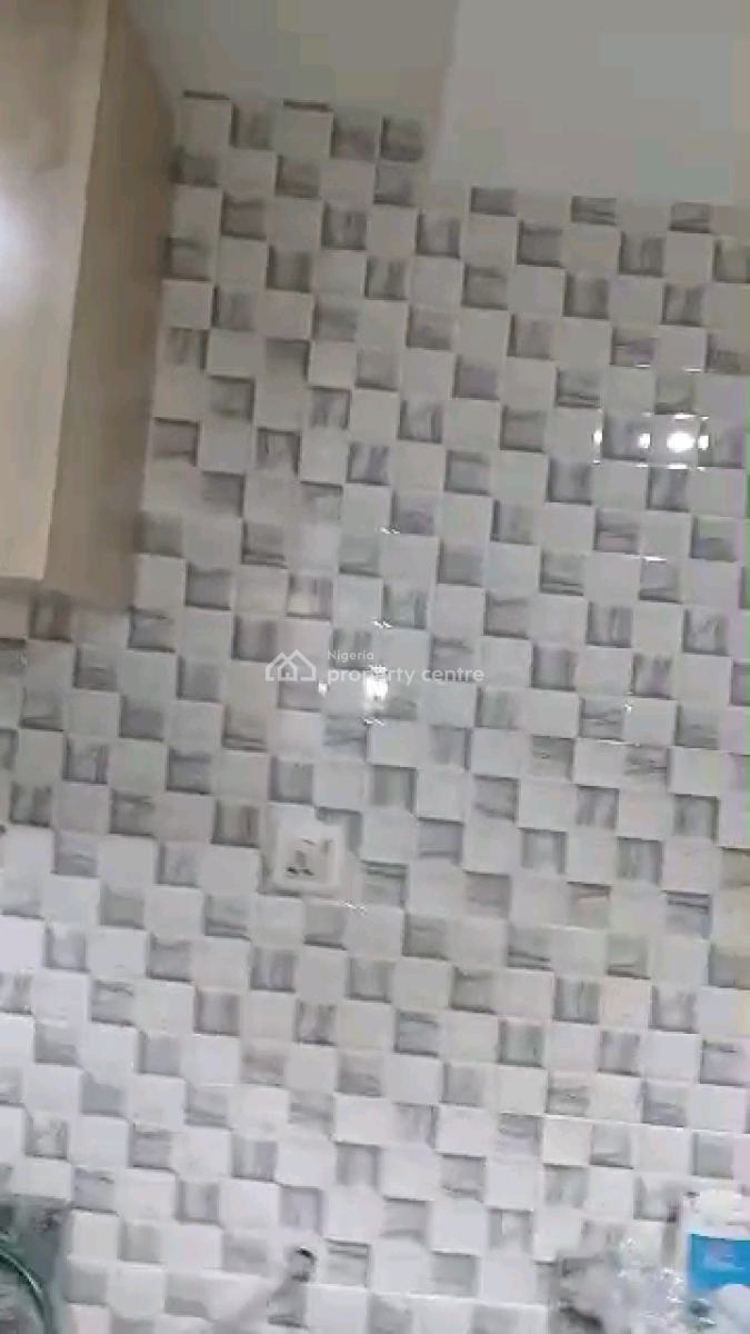Well Finished, Furnished 3 Bedroom Apartment, Obanikoro, Shomolu, Lagos, Flat / Apartment for Rent